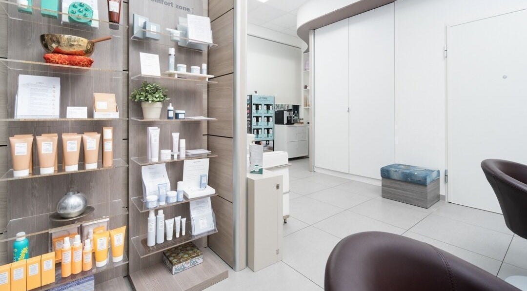 Interno di Caracalla Estetica Avanzata - Centro Estetico Lugano con prodotti di bellezza. Lugano, Ticino, CH.