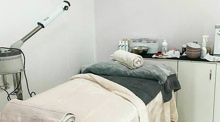 Heavenly Brows & Beauty image 2