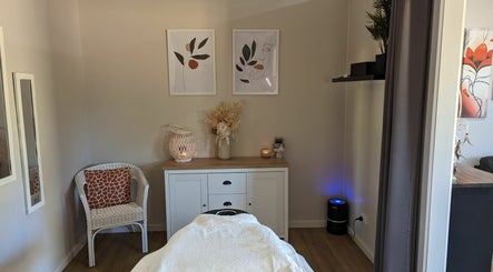Be Luxe Beauty and Massage image 3