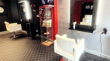 Fuzion Hair & Beauty Zone صورة 2