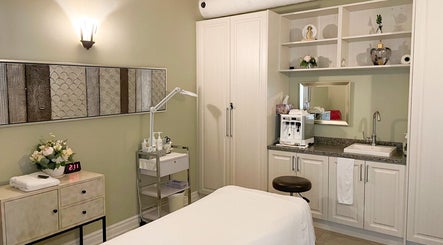 Fleuri Beauty and Spa image 2