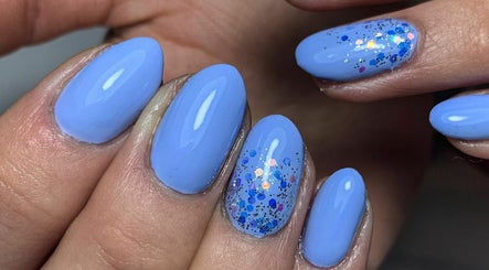 Lisa Tunno Nail Artist image 3
