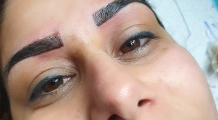 Forever Lipz & Browz Cosmetic Tattoo Plus Eyelash Extensions image 3