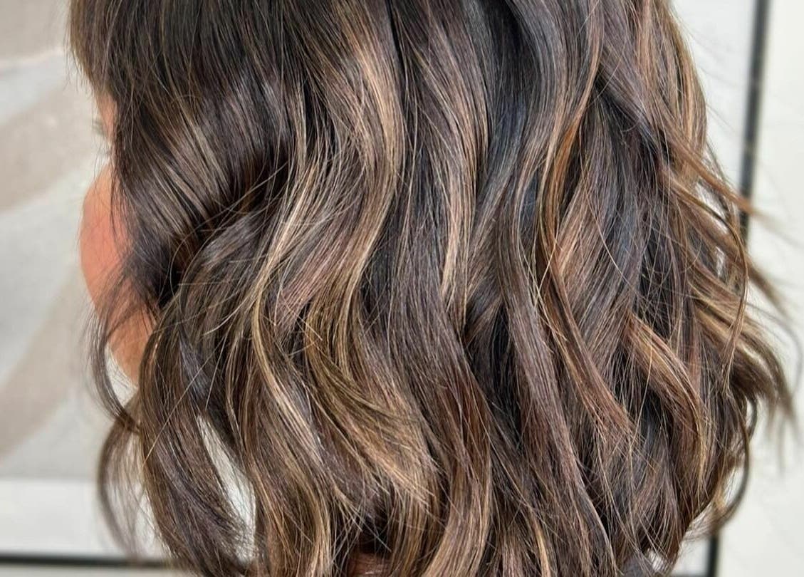 Beautiful wavy hairstyle at Leanne Alexandra in Bolton, England, GB, showcasing expert hair styling.