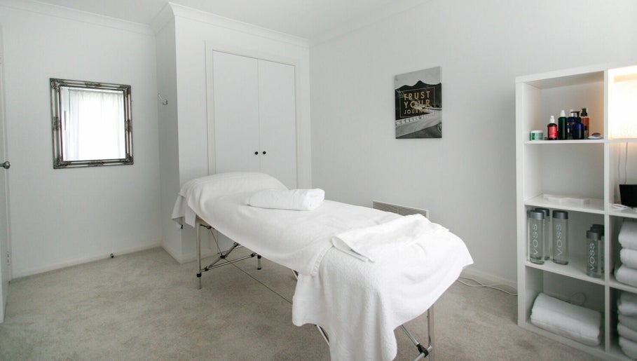 Lauren Sprigg Remedial Massage, bild 1