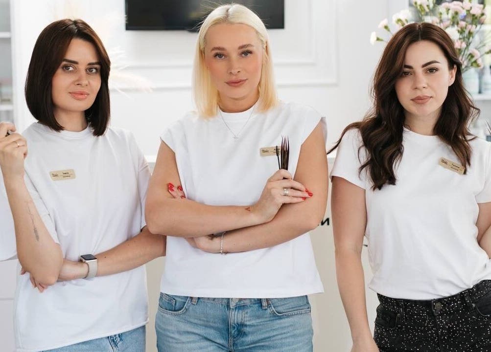 Команда професіоналів салону BloomBar, ТЕРНОПІЛЬ, готова забезпечити першокласний догляд.