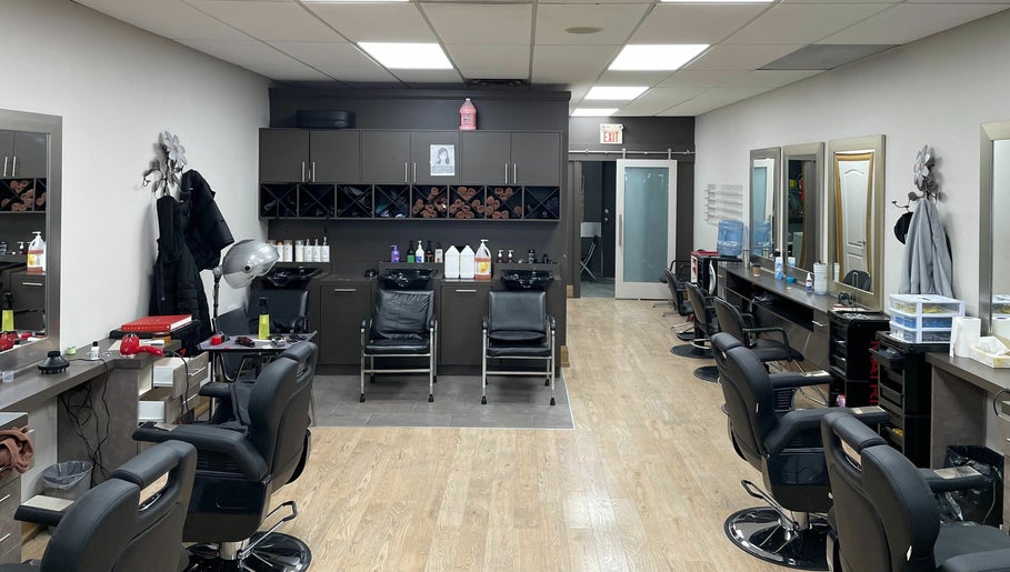 Gill Hair Salon, 4 Mclaughlin Road Sauth, Brampton imagem 1