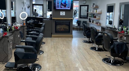 Gill Hair Salon, 4 Mclaughlin Road Sauth, Brampton imagem 2