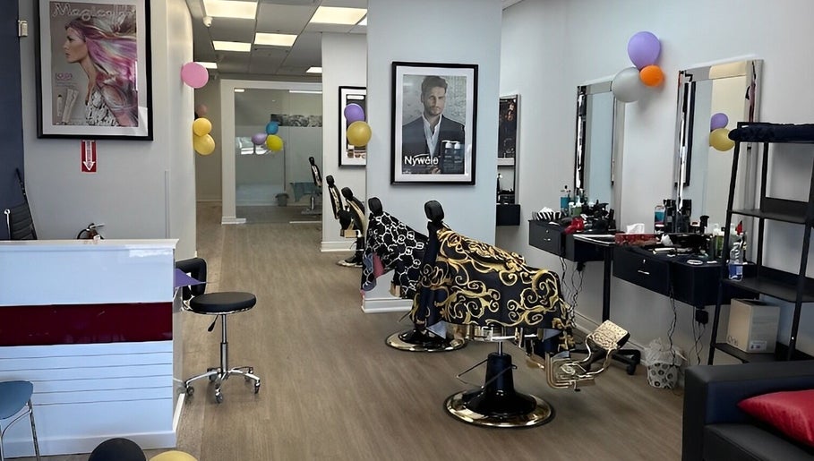 Gill Hair Salon, 245 Queen Street East, Brampton Bild 1