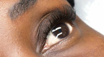 Lashes to Brows by Jackie imagem 2