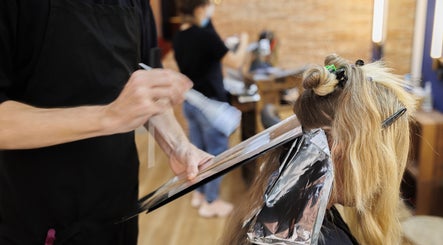 Bloom Groom Hair Salon imagem 3