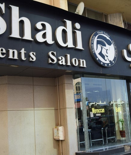Shadi Salon billede 2