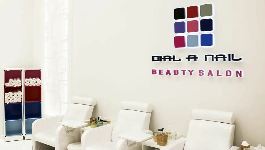 Dial A Nail - Boulevard | Hair Servicesの画像：1