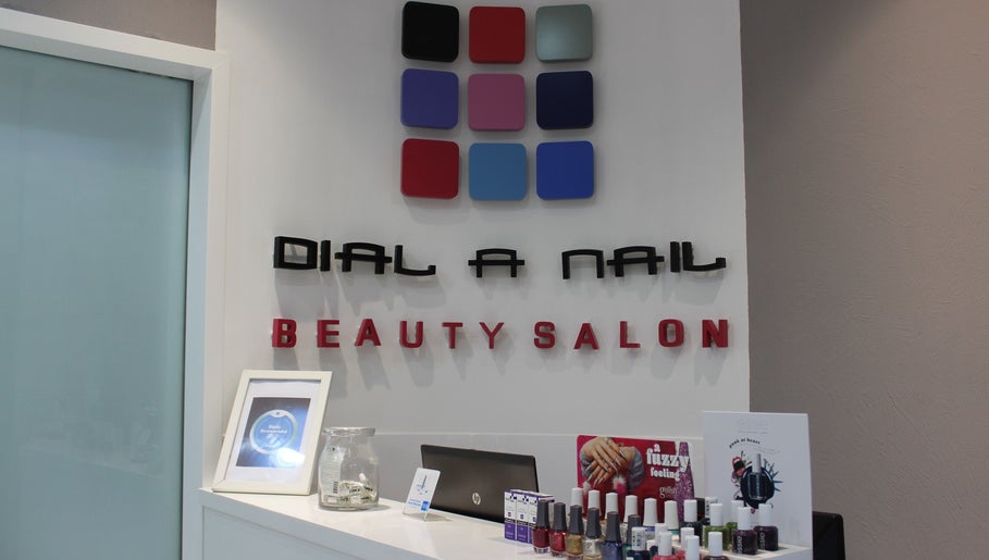 Dial A Nail - Downtown | Hair Services 1paveikslėlis