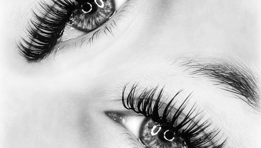 Pretty Little Lashes image 1