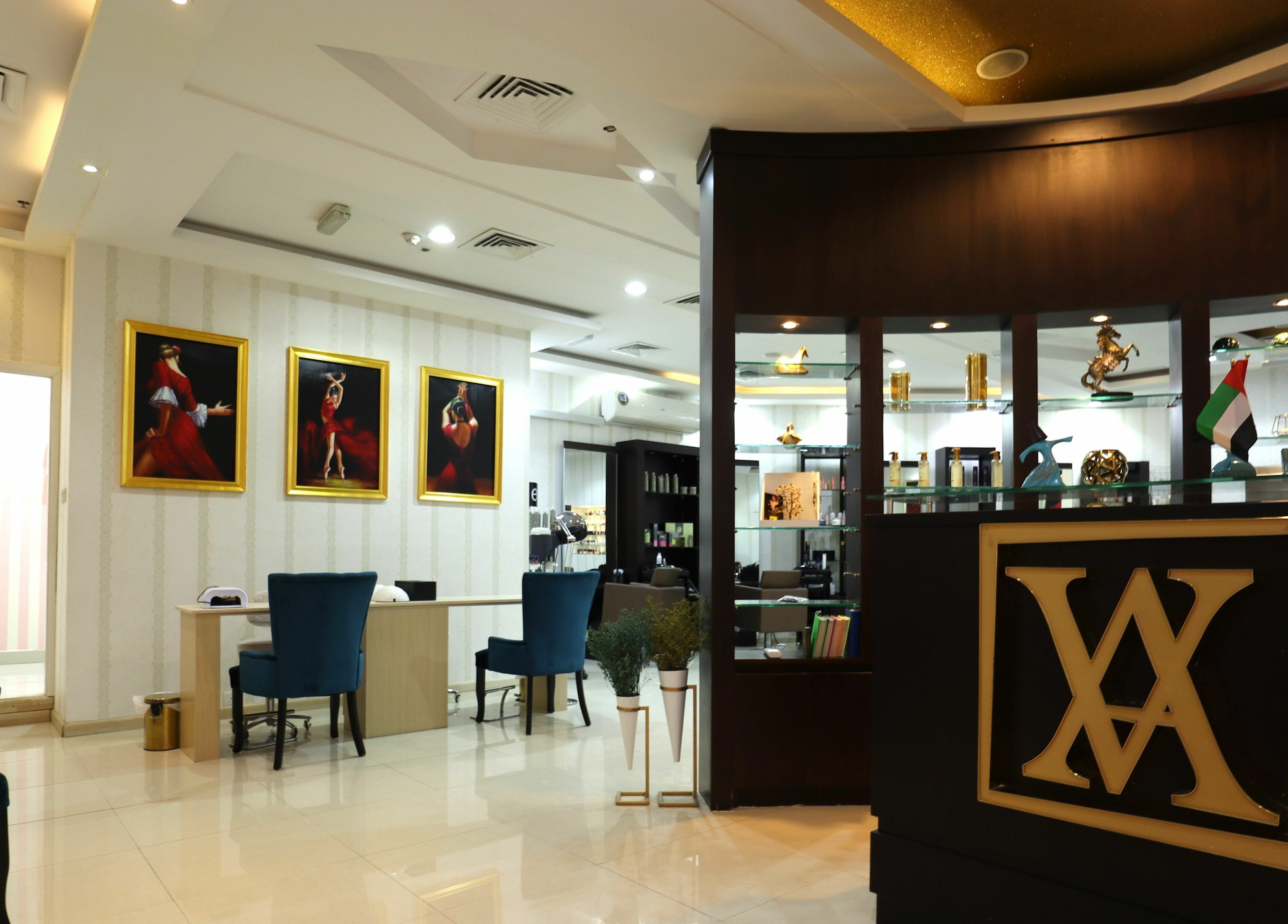 Elegant reception area of Vivian Beauty Center, دبي, دبي, AE, showcasing stylish decor and seated waiting area.