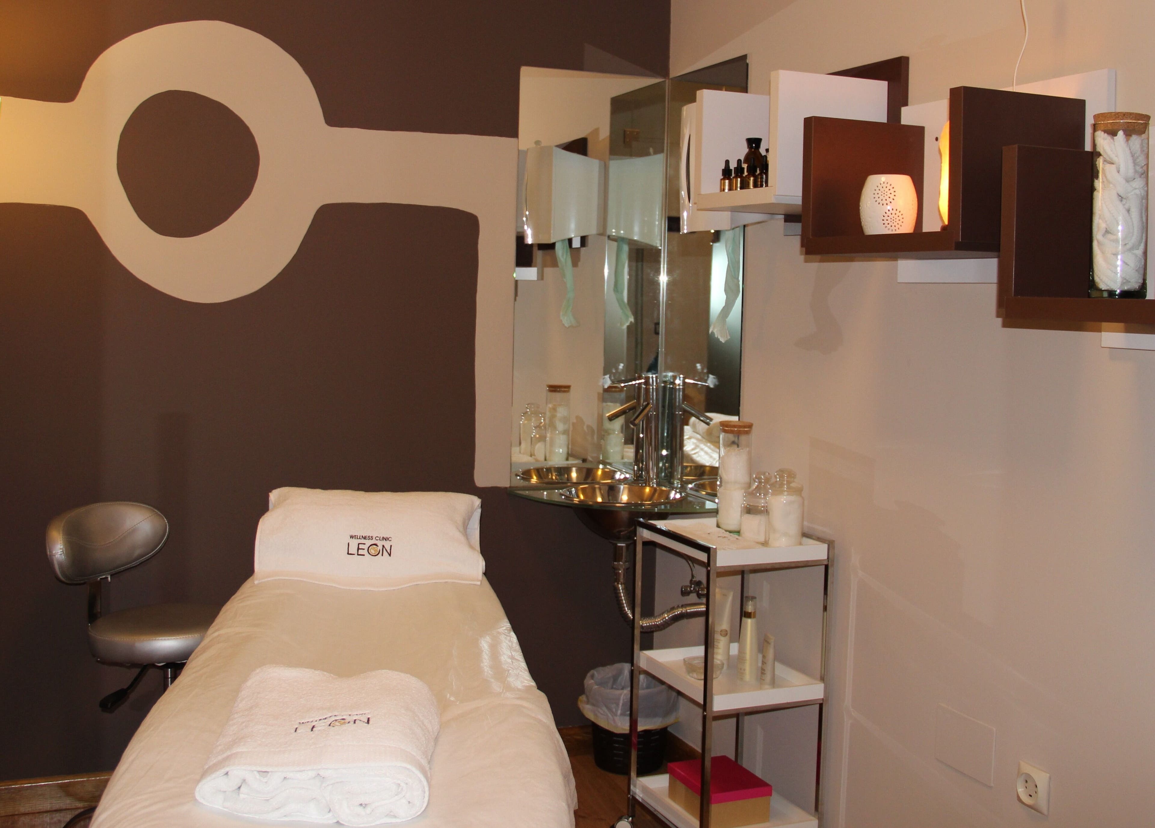 Sala de tratamiento en WCL. Wellness Clinic León. Medicina Estética, ubicada en León, Castilla y León, ES.