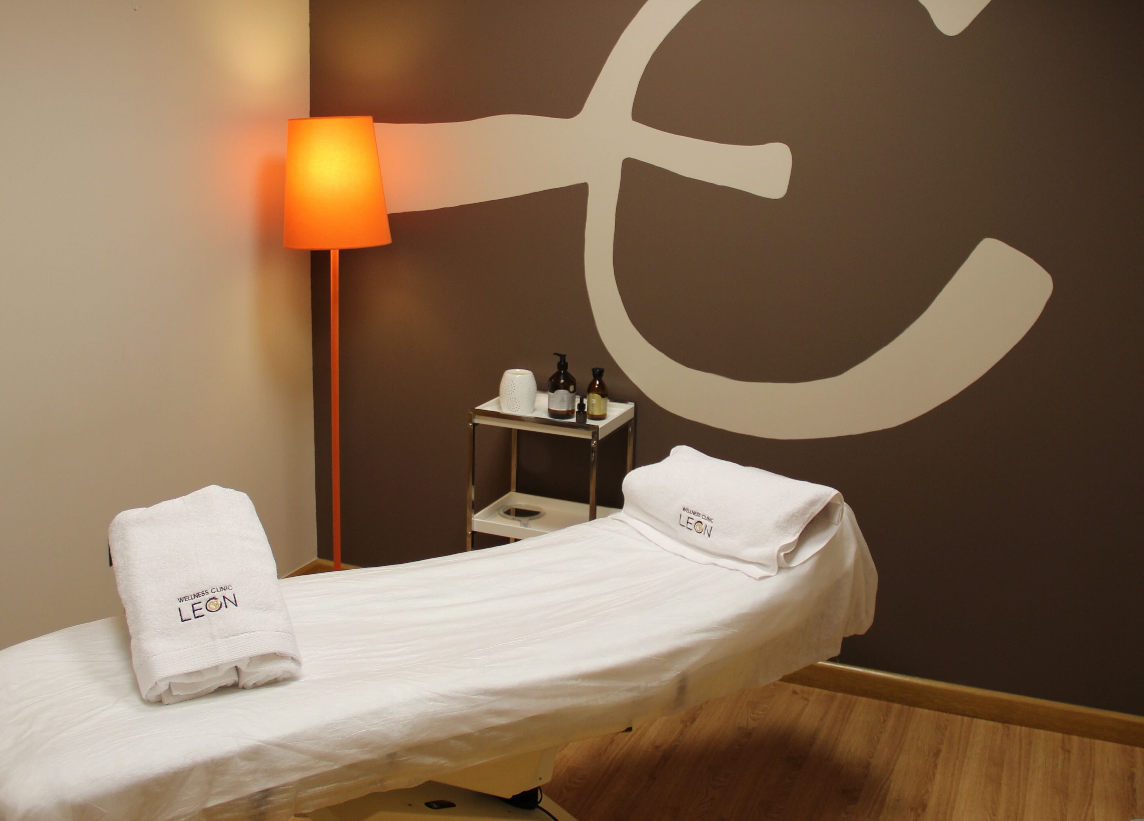 Sala de tratamiento en WCL. Wellness Clinic León. Medicina Estética, ubicada en León, Castilla y León, ES.