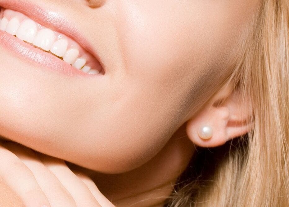 Sonrisa saludable y radiante destacando en WCL. Wellness Clinic León, León, Castilla y León, ES.