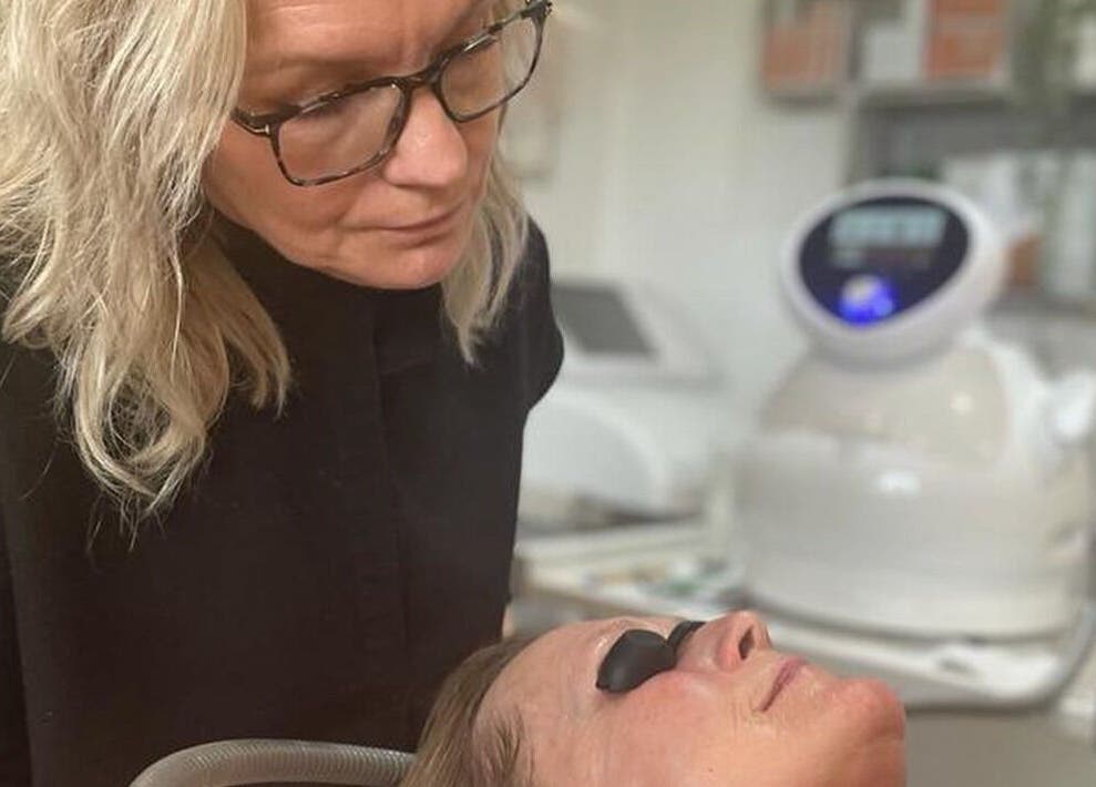 Expert providing advanced facial at Skinologist Advanced Treatments Ltd, Wrotham Heath, England, GB.
