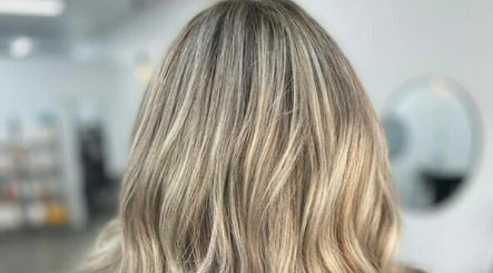 To Do or Dye Hair – obraz 2