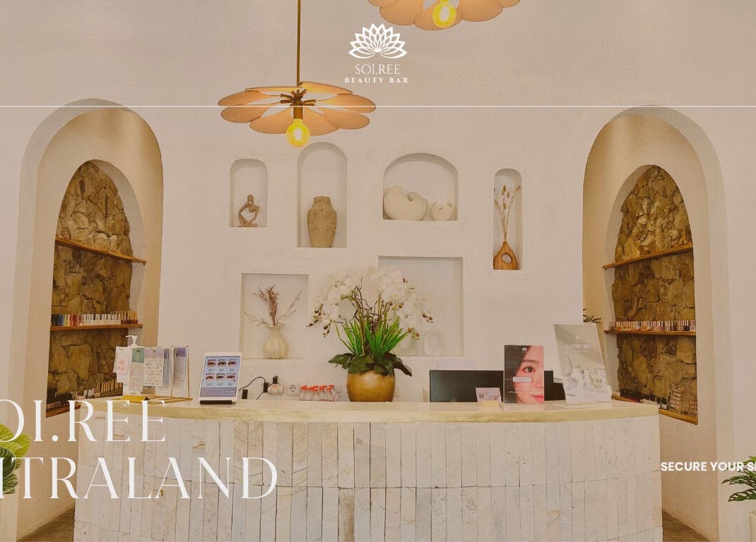 Chic reception at SoiRee Citraland, East Java, East Java, ID with a modern aesthetic and floral accents.