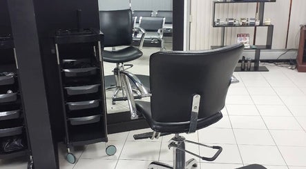 Le Monde De Paula Ltd - LMDP Haircare image 2