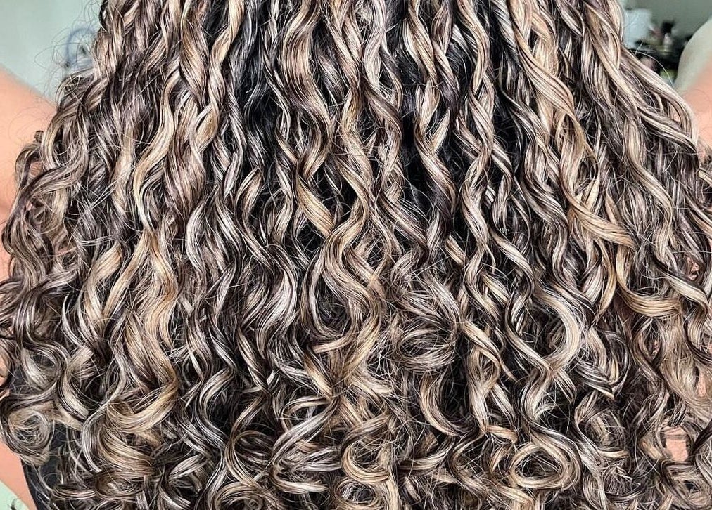 Beautifully styled curls at Curl Babes, Paramaribo, Paramaribo, SR.
