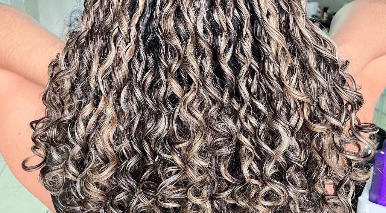 Beautifully styled curls at Curl Babes, Paramaribo, Paramaribo, SR.