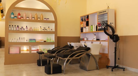 The Masters Cut Tema offers modern salon chairs and product showcase in Tema, Greater Accra Region, GH.
