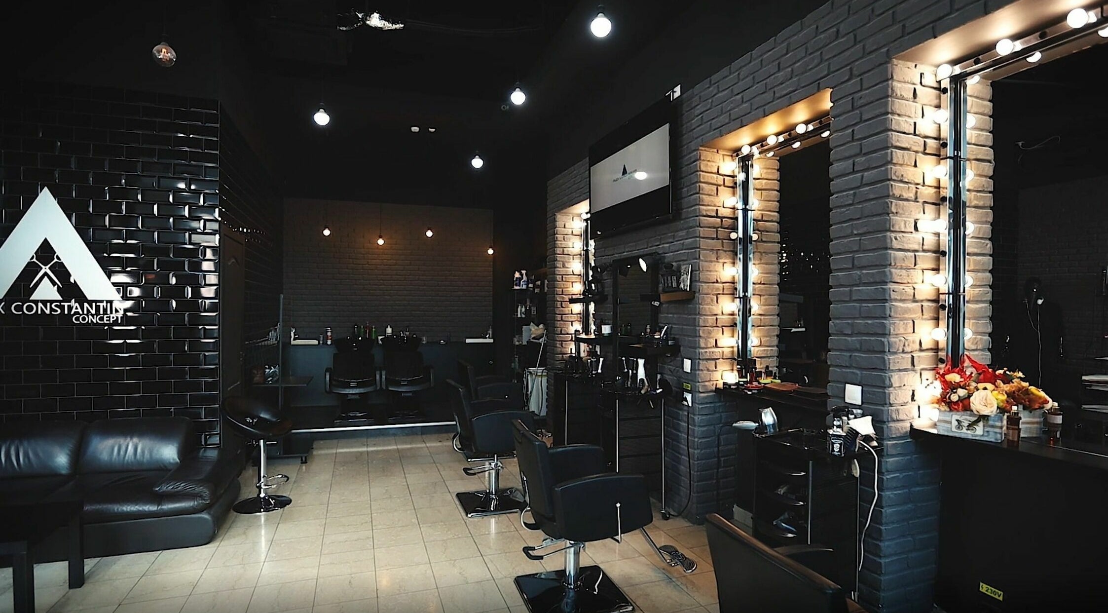 Interior modern la Alex Constantin Concept, București, București, RO. Design elegant și scaune confortabile.