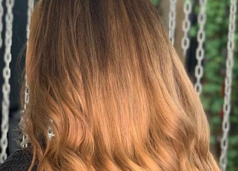 Păr ombre elegant la Alex Constantin Concept, București, București, RO.