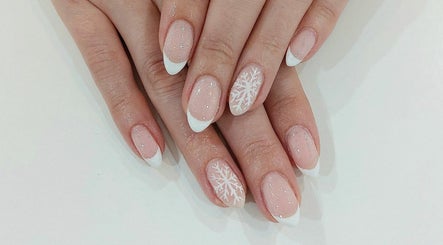 Nails by Mei Wai at Autumn and Easton imagem 3