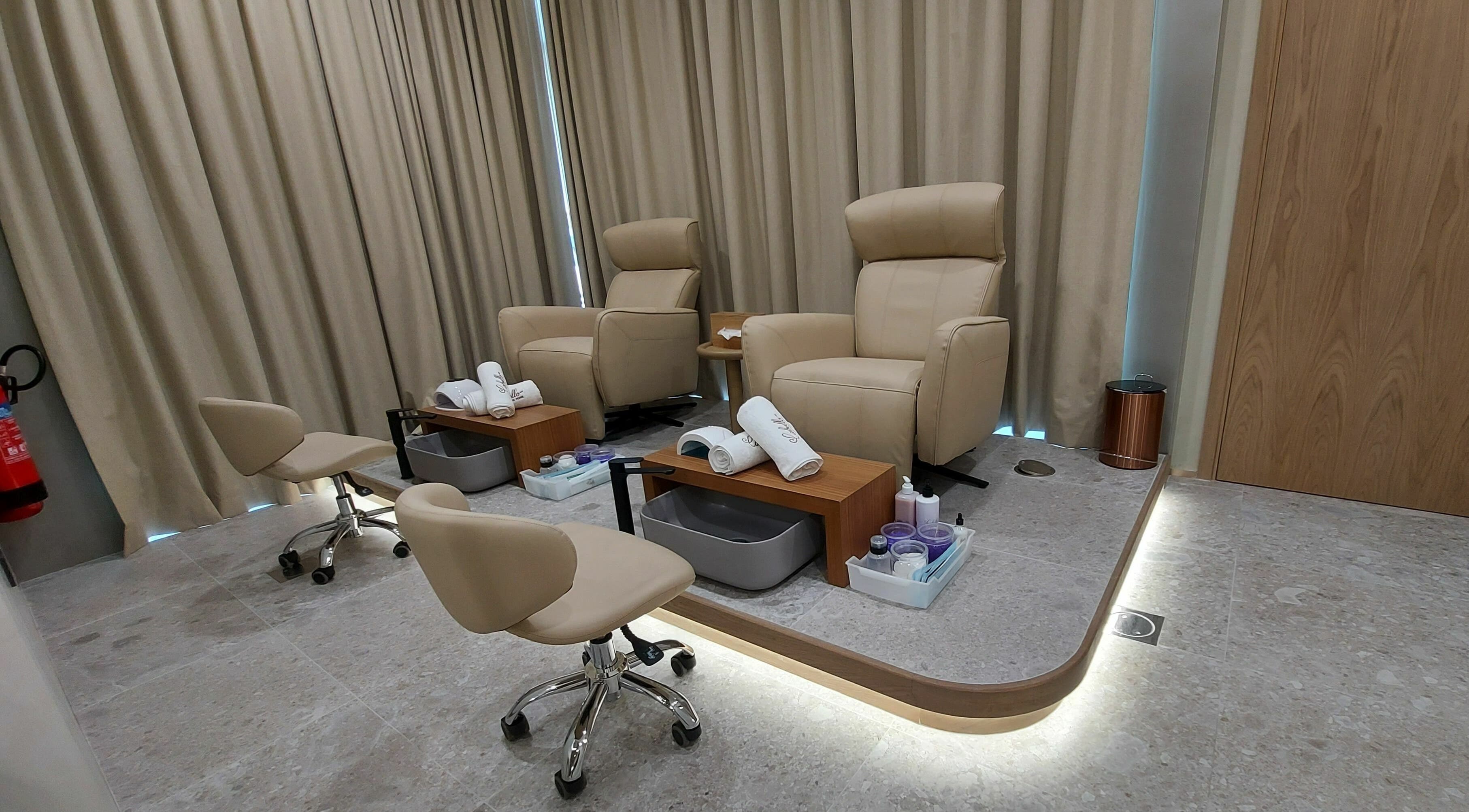 Luxurious pedicure chairs at Cabello Lounge Femme Ladies Salon in Dubai, AE, designed for ultimate relaxation.