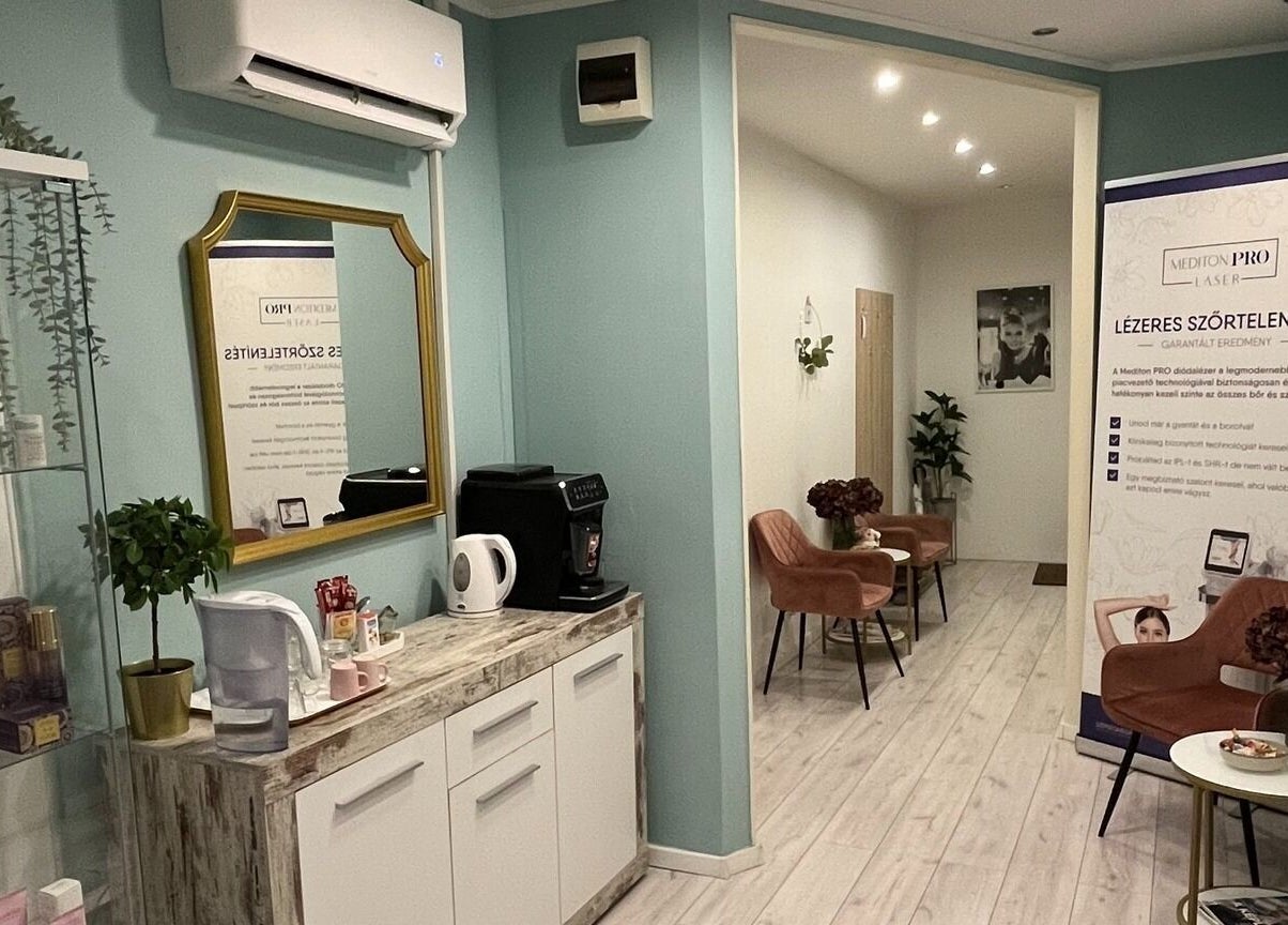 Szépségmegálló belső tere Budapest, Magyar, HU - modern dizájn, kényelmes kialakítás.