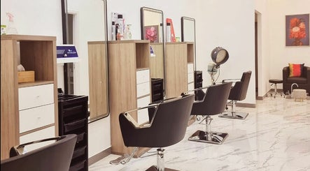 Ombre Salon Arjan – kuva 3