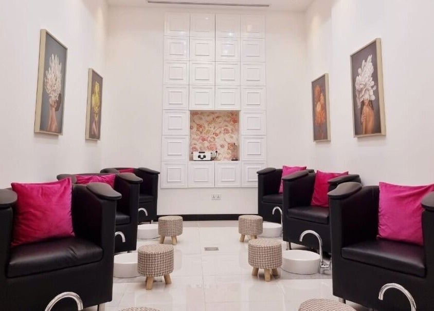 Luxurious pedicure chairs at Ombre Salon for Ladies LLC, Dubai, AE for a relaxing beauty experience.