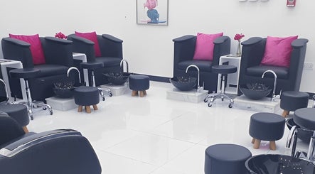 Εικόνα Ombre Salon FZE 3