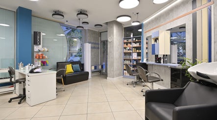 Modern interior of Varna Beauty Studio in Варна, Варна, BG featuring stylish seating and product displays.
