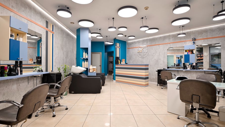 Modern salon interior at Varna Beauty Studio, Варна, Варна, BG with sleek design and vibrant decor.