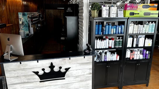 Roar Salon