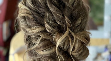 Elevate Salon Llc image 2