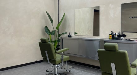Moderne kappersstoel bij Daily Served, Spijkenisse, Zuid-holland, NL.