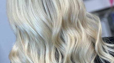 Hair Extensions by Rebecca Banham 3paveikslėlis