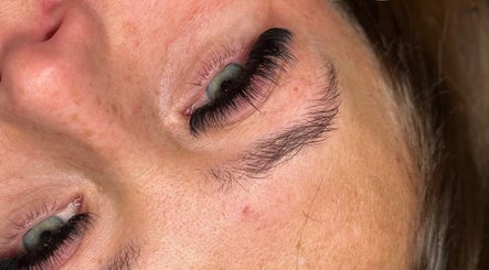 Close-up of eyelash extensions at Diamond Artistry, Halfway, England, GB.