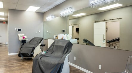 BBare Beauty Bar image 2