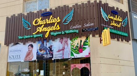 Charlie's Angels Ladies Salon 3paveikslėlis