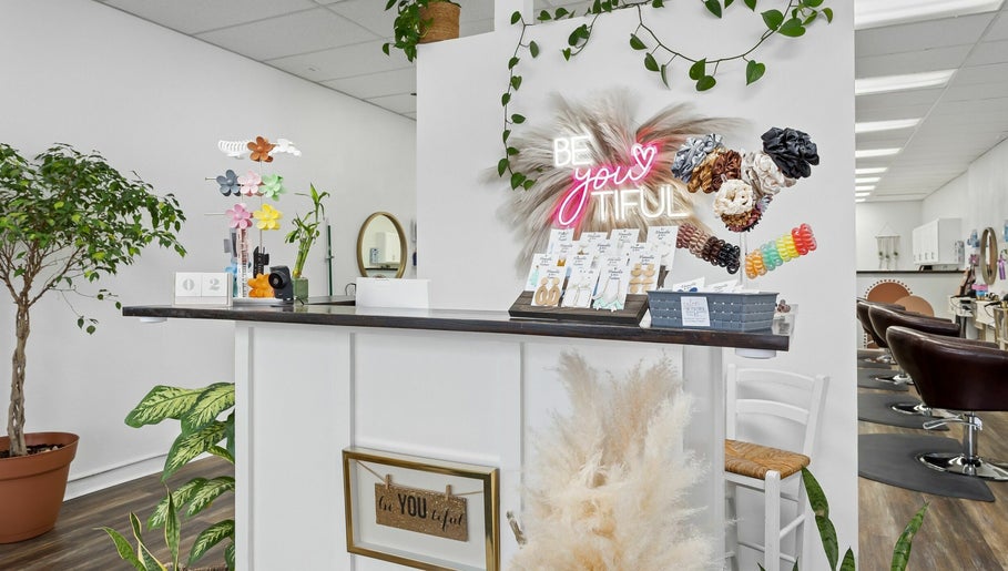 Salon BeYOUtiful image 1