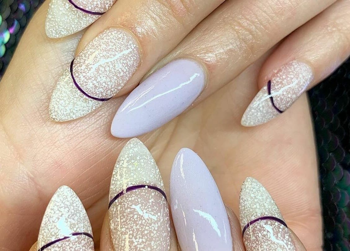 Stunning nail art design at 4 Seasons Nails Queensgate, Lower Hutt, Wellington, NZ featuring sparkly patterns.