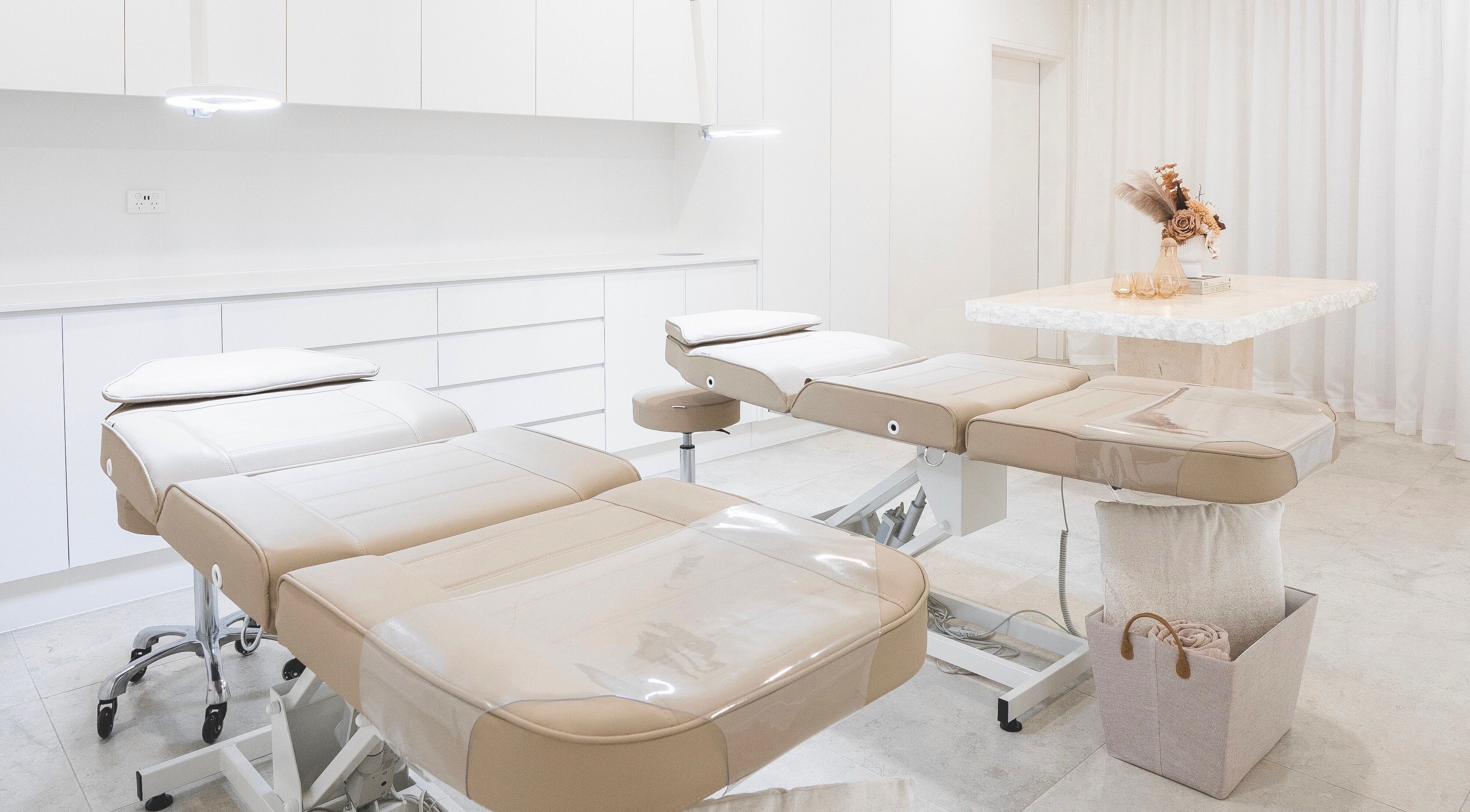 Modern treatment room at Brow Foxx Wollongong in Corrimal, New South Wales, AU featuring comfortable beds.